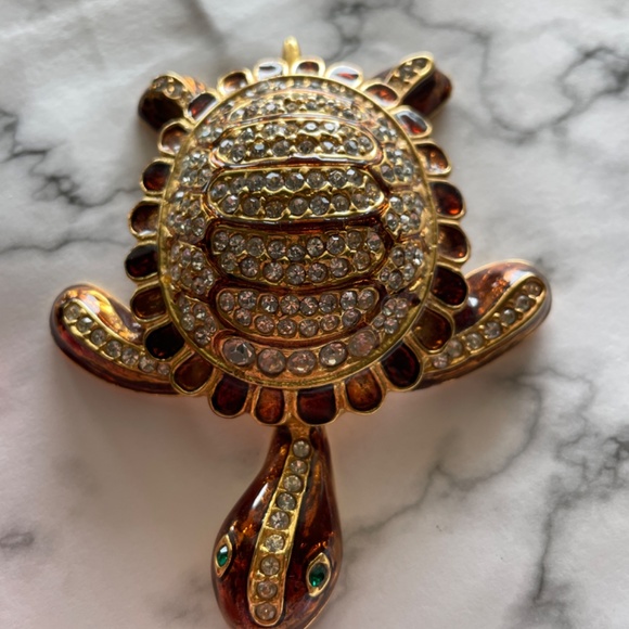 Large Beautiful Turtle Rhinestone Brooch. - Picture 10 of 11